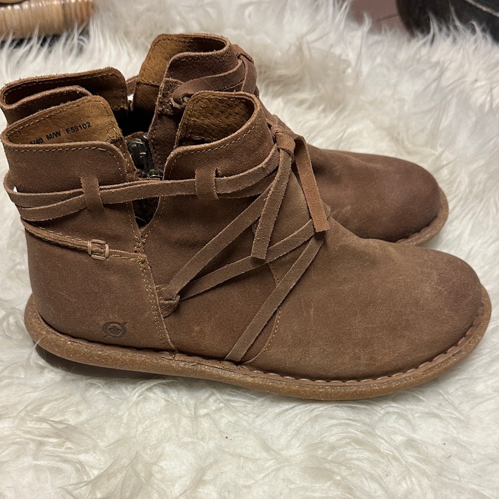 Born Tarklin Booties - Like new - Picture 3 of 9
